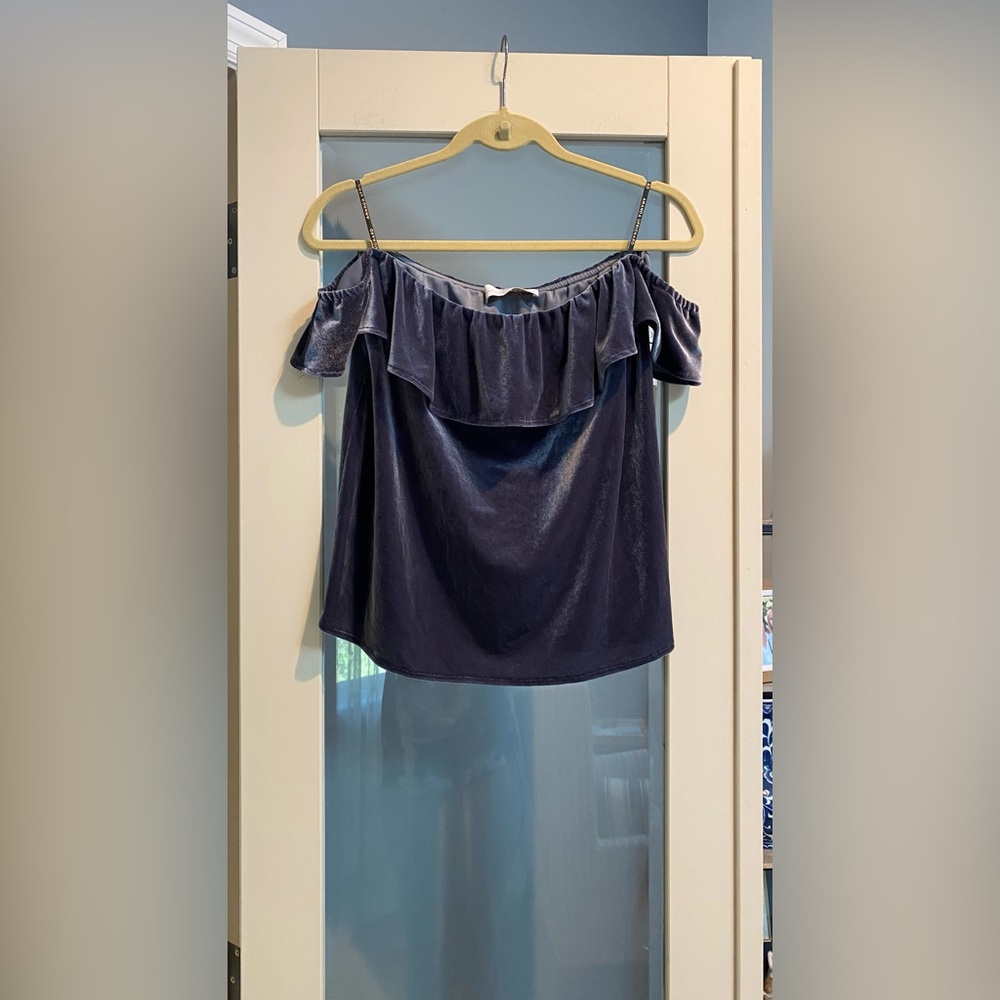 ☁️🌚Grey Velvet Off-the-Shoulder Ruffle Top